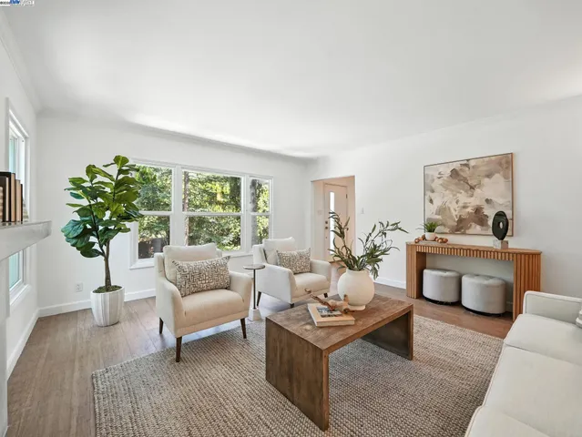 $1,240,000 | 160 Moraga Way, Orinda, CA 94563