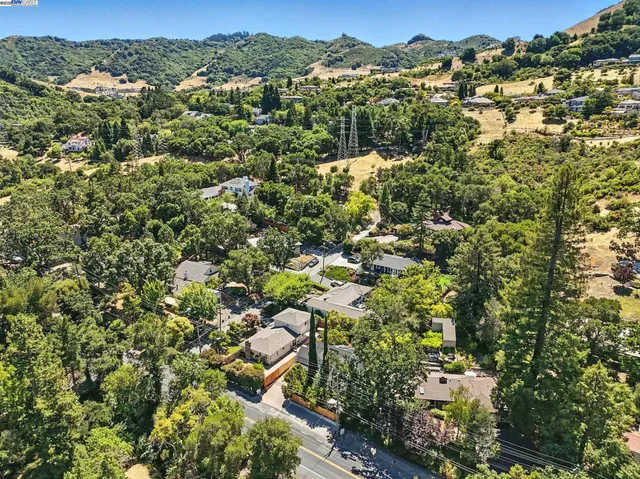 $1,240,000 | 160 Moraga Way, Orinda, CA 94563