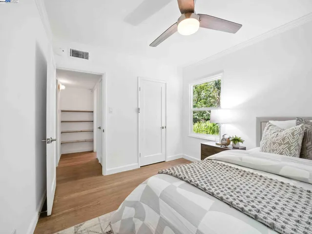 $1,240,000 | 160 Moraga Way, Orinda, CA 94563