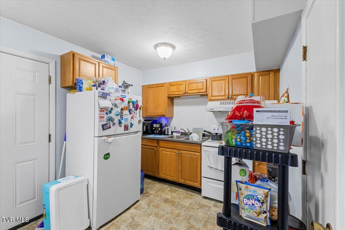 1740 Bonham Road Bristol, VA 24201 - Photo 60 of 65 60-128A9623