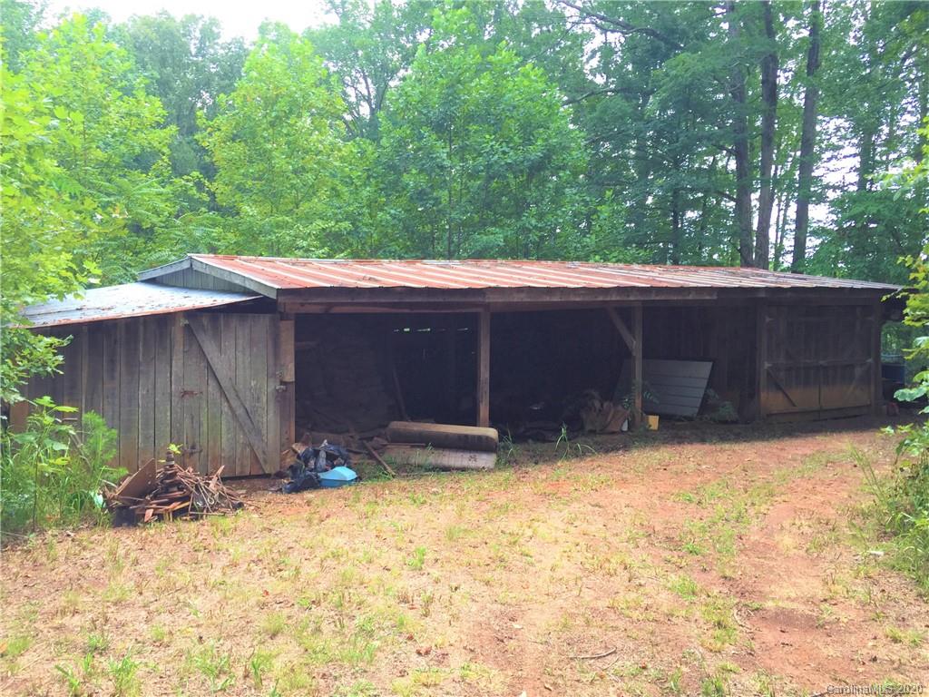 1920 Rock Road Rutherfordton, NC 28139 - Photo 39 of 48 a backyard of a house