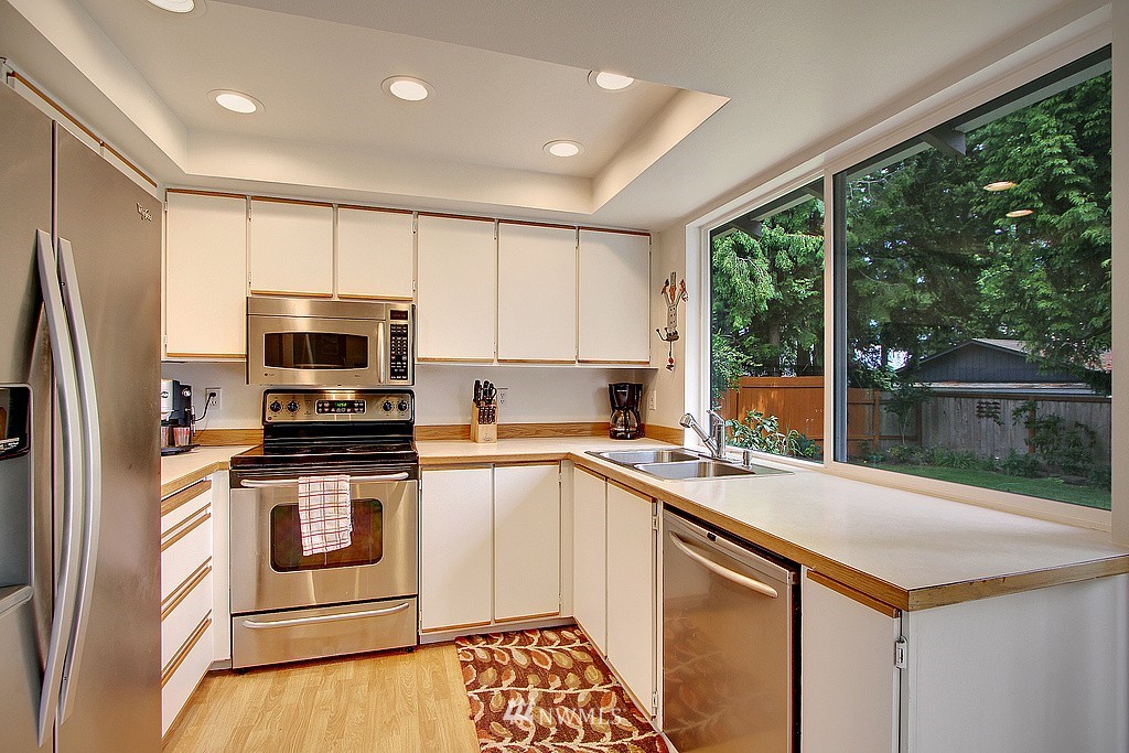 21221 3rd Avenue West Bothell, WA 98021 - Photo 8 of 16