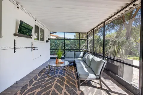 $600,000 | 252 Southwest 23rd Street, Fort Lauderdale, FL 33315