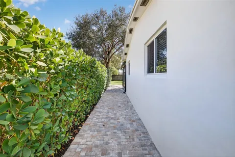 $600,000 | 252 Southwest 23rd Street, Fort Lauderdale, FL 33315