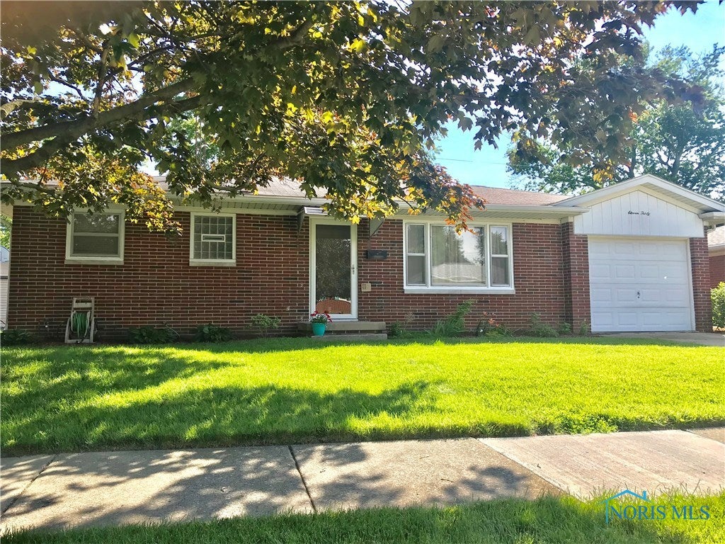1130 Rosedale Street Maumee, OH 43537 - Photo 2 of 25 Gallery Image 2