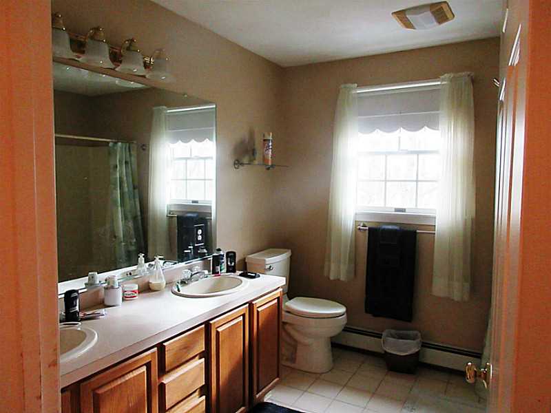 60 Nottingham Drive Scituate, RI 02831 - Photo 16 of 27 Bathroom.