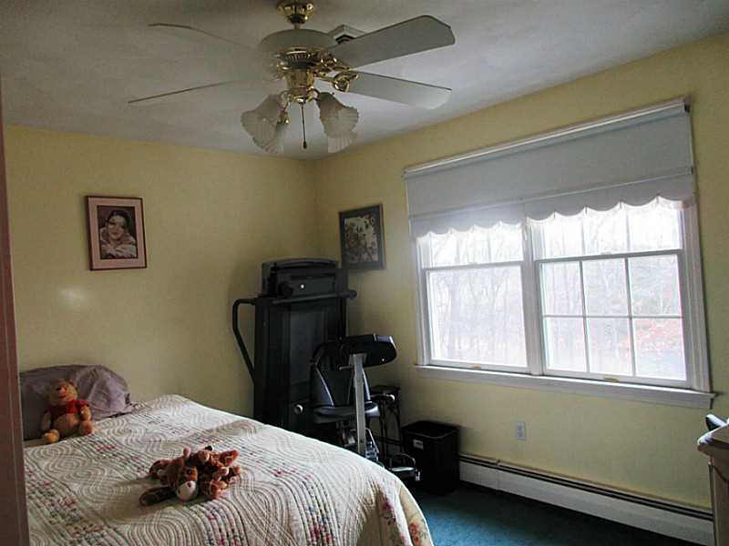 60 Nottingham Drive Scituate, RI 02831 - Photo 17 of 27 Bedroom.