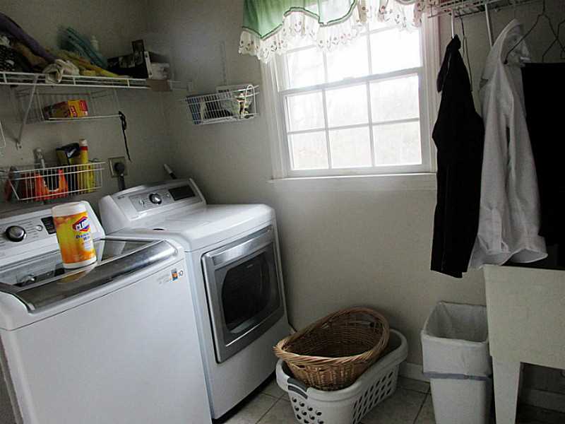 60 Nottingham Drive Scituate, RI 02831 - Photo 7 of 27 Laundry Room.