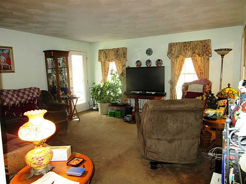 60 Nottingham Drive Scituate, RI 02831 - Photo 10 of 27 Living Room.