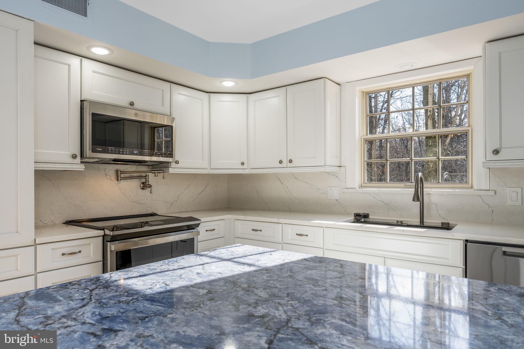 4 Hidden Pond Drive Reading, PA 19607 - Photo 12 of 43