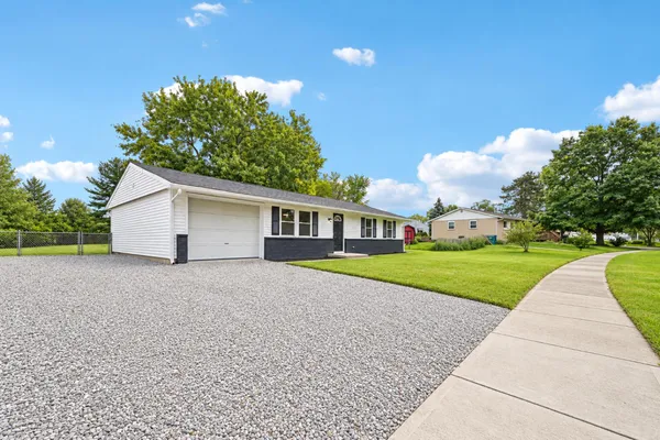 $269,999 | 16 Deerfield Place, Delaware, OH 43015