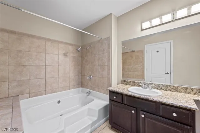 $1,400 | 4050 Pacific Harbors Drive, Unit 213, Las Vegas, NV 89121