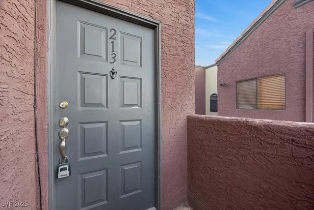 $1,400 | 4050 Pacific Harbors Drive, Unit 213, Las Vegas, NV 89121