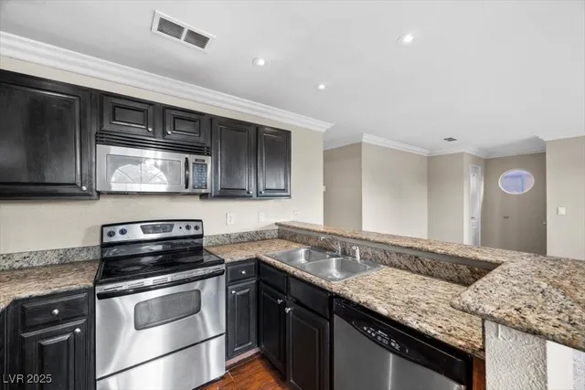 $1,400 | 4050 Pacific Harbors Drive, Unit 213, Las Vegas, NV 89121