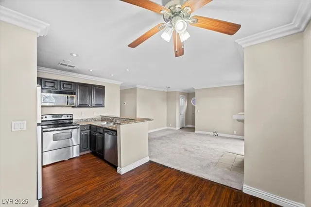 $1,400 | 4050 Pacific Harbors Drive, Unit 213, Las Vegas, NV 89121