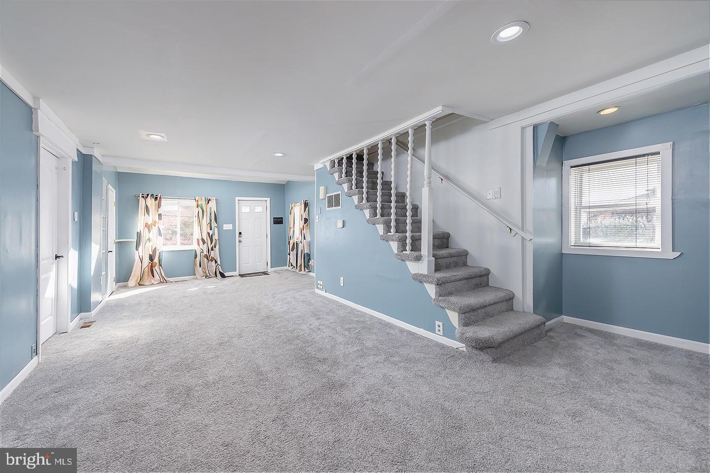 72 Chestnut Lane Pine Hill, NJ 08021 - Photo 5 of 21 Living Room