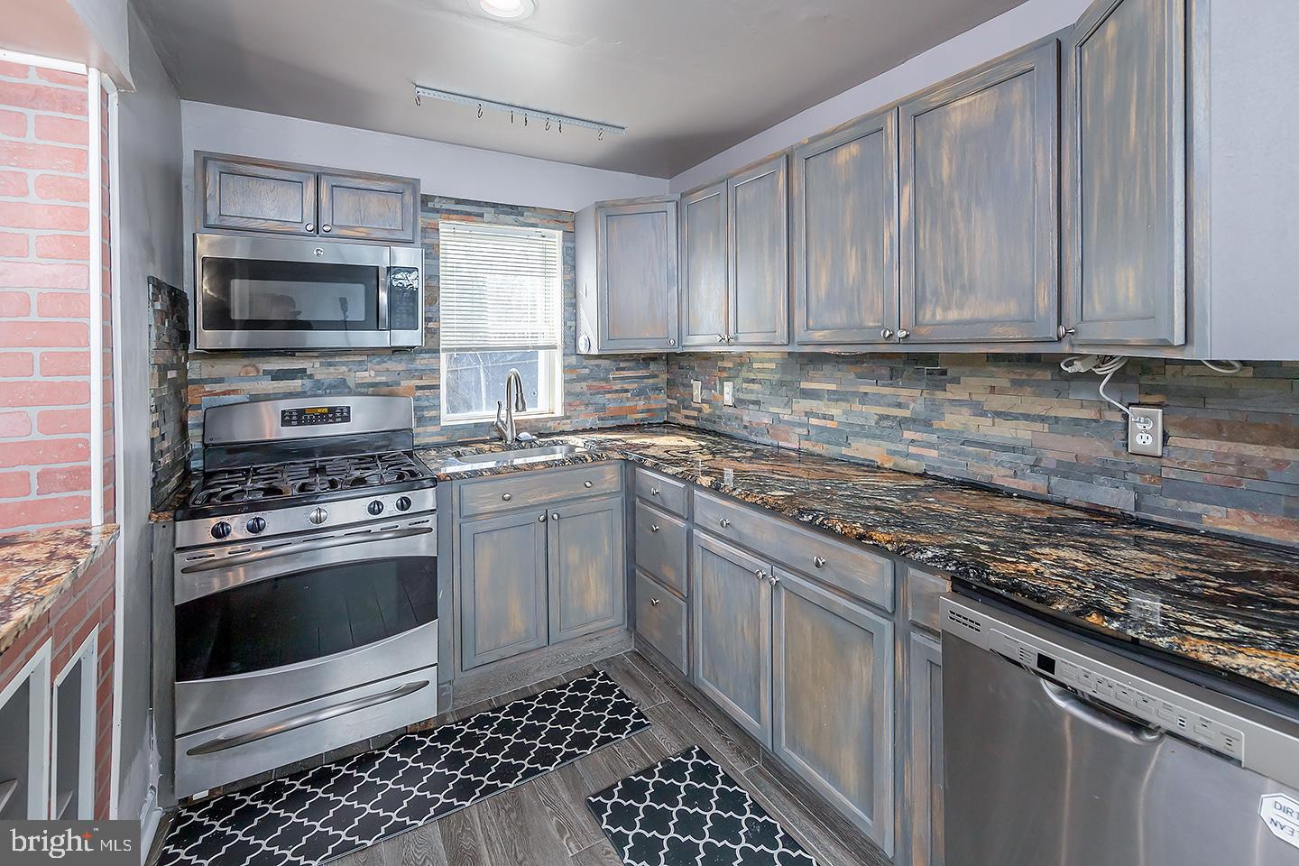 72 Chestnut Lane Pine Hill, NJ 08021 - Photo 10 of 21 Kitchen