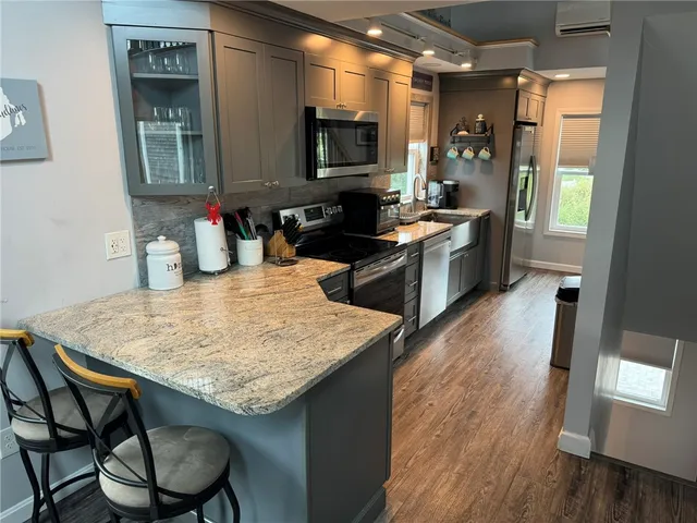 $3,000 | 46 Follett Road, Narragansett, RI 02882