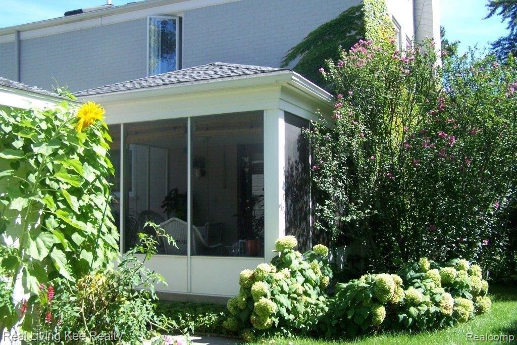420 South Cranbrook Road Bloomfield Hills, MI 48301 - Photo 13 of 19 020.jpg