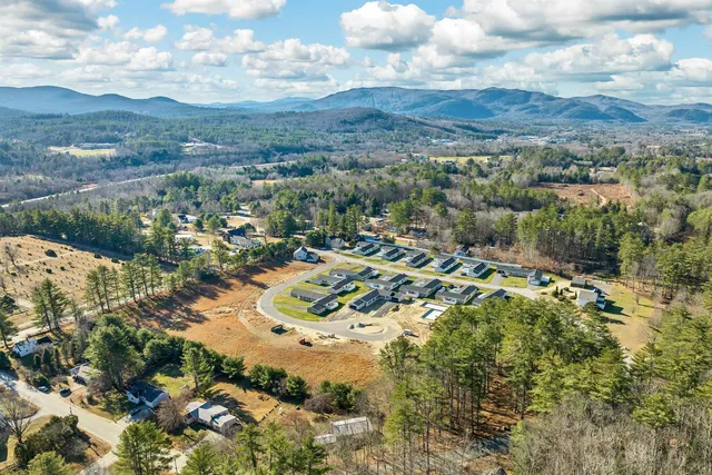 $332,900 | 18 A Wildflower Lane, Unit 20897801, Plymouth, NH 03264