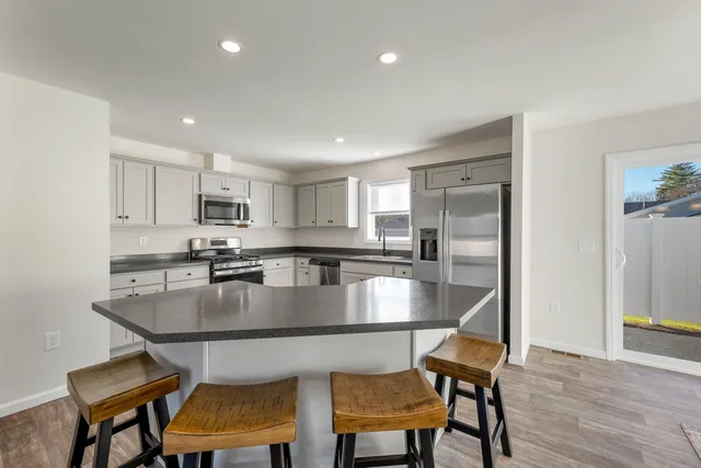 $332,900 | 18 A Wildflower Lane, Unit 20897801, Plymouth, NH 03264