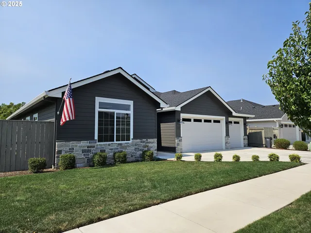 $739,000 | 436 Montana Way, Medford, OR 97504