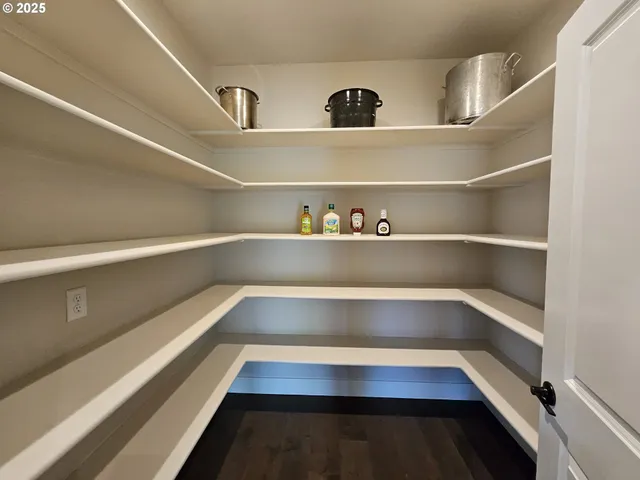 $739,000 | 436 Montana Way, Medford, OR 97504