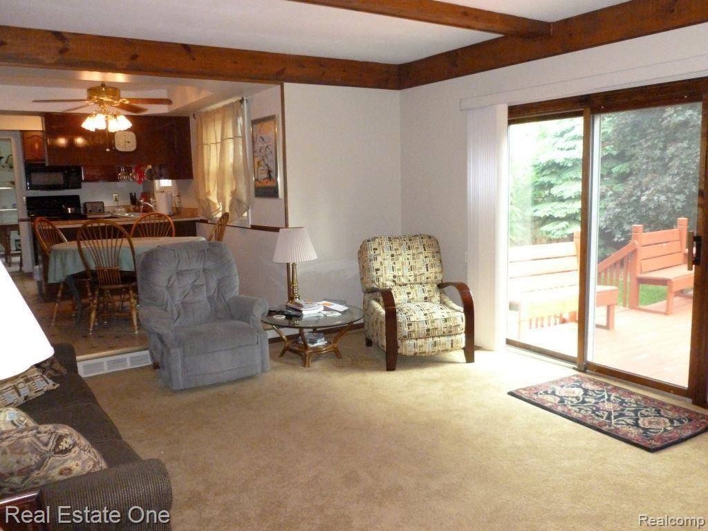 96 Foxboro Drive Rochester, MI 48309 - Photo 10 of 25 P1040360.jpg