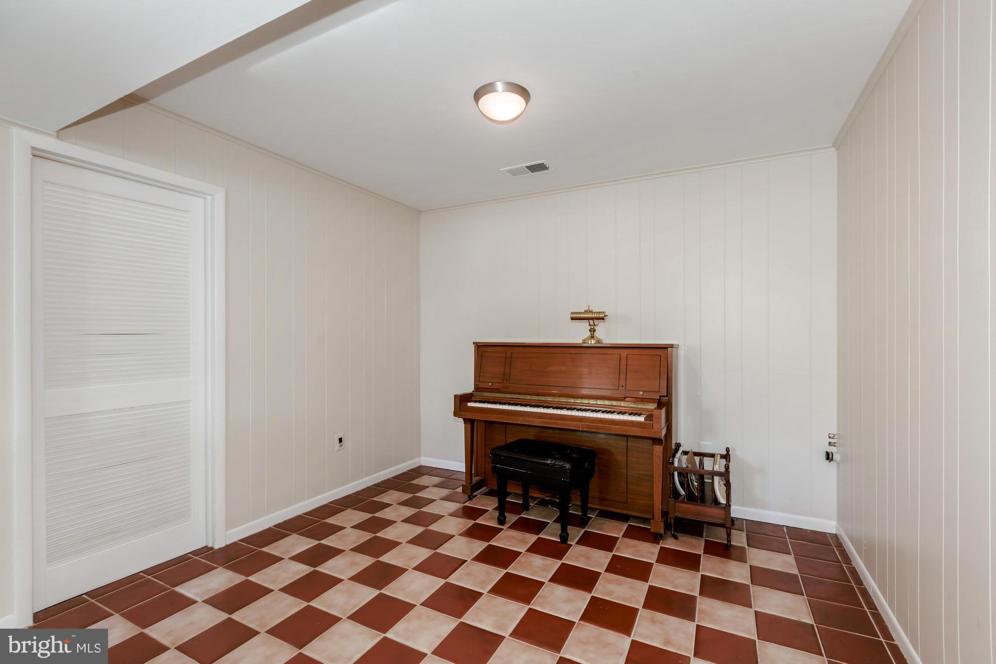 4118 27th Road North Arlington, VA 22207 - Photo 25 of 30 Family Room