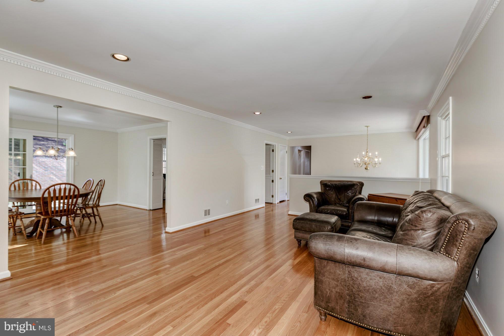 4118 27th Road North Arlington, VA 22207 - Photo 5 of 30 Living Room