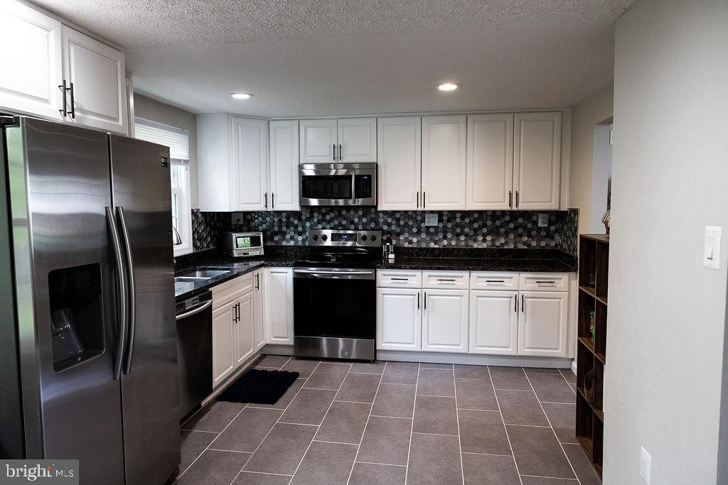 12210 Brolass Road Clinton, MD 20735 - Photo 3 of 27