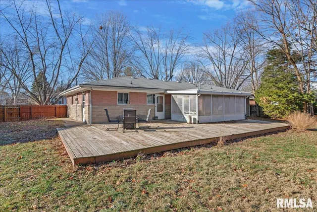 $185,000 | 10 Royal Road, Springfield, IL 62702