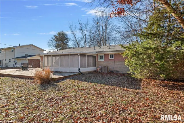 $185,000 | 10 Royal Road, Springfield, IL 62702