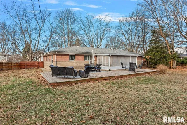 $179,900 | 10 Royal Road, Springfield, IL 62702