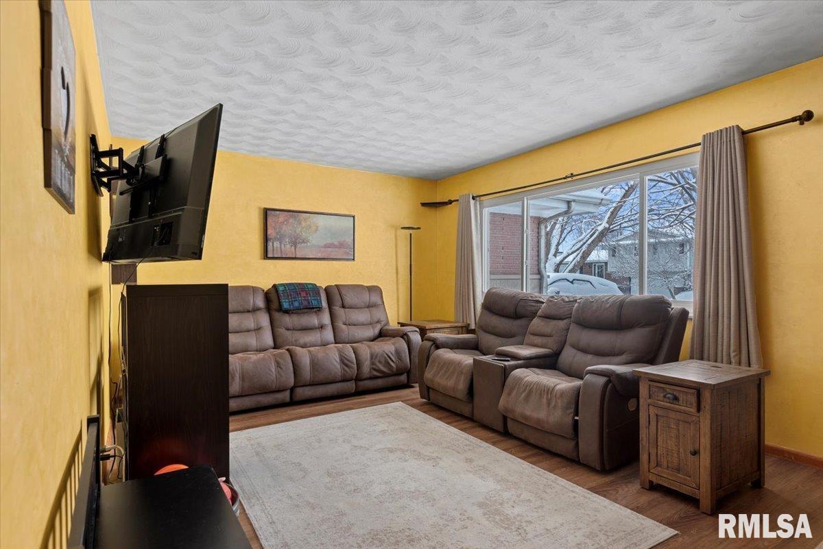 10 Royal Road Springfield, IL 62702 - Photo 3 of 25