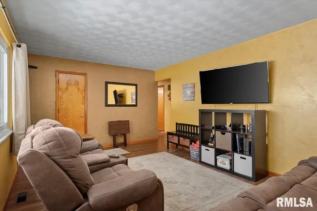 $185,000 | 10 Royal Road, Springfield, IL 62702