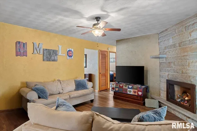 $185,000 | 10 Royal Road, Springfield, IL 62702