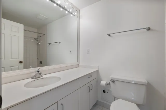 $585,000 | 2001 Holcombe Boulevard, Unit 1801, Houston, TX 77030