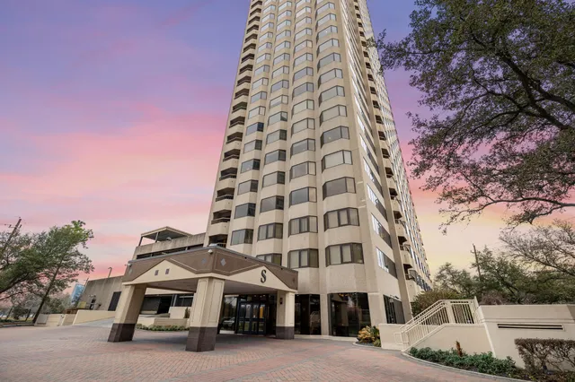 $585,000 | 2001 Holcombe Boulevard, Unit 1801, Houston, TX 77030