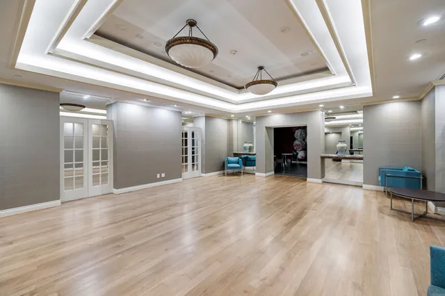 $585,000 | 2001 Holcombe Boulevard, Unit 1801, Houston, TX 77030