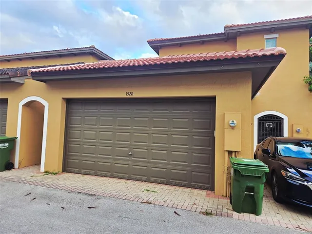 $540,000 | 1528 Southwest 147th Avenue, Unit 1527, Pembroke Pines, FL 33027