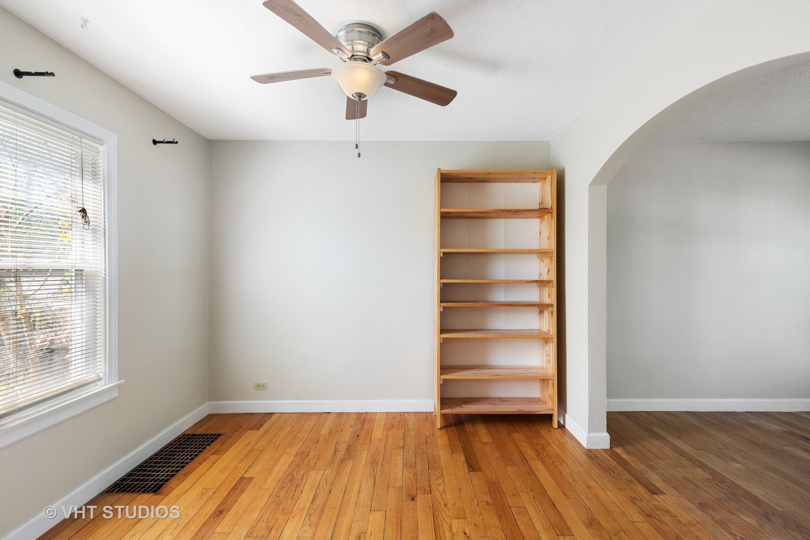 165 East Burlington Street Riverside, IL 60546 - Photo 4 of 10