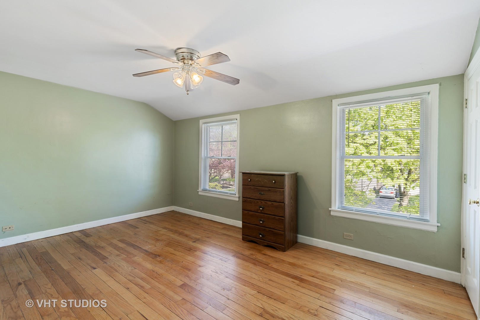 165 East Burlington Street Riverside, IL 60546 - Photo 7 of 10