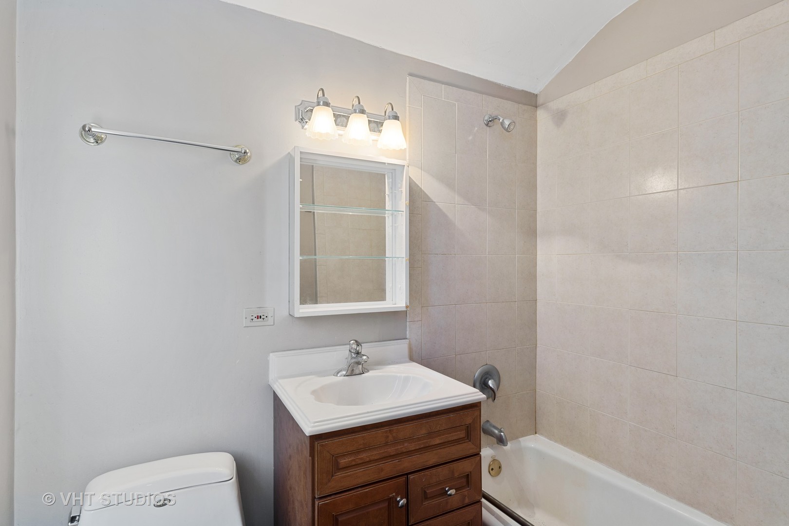 165 East Burlington Street Riverside, IL 60546 - Photo 9 of 10