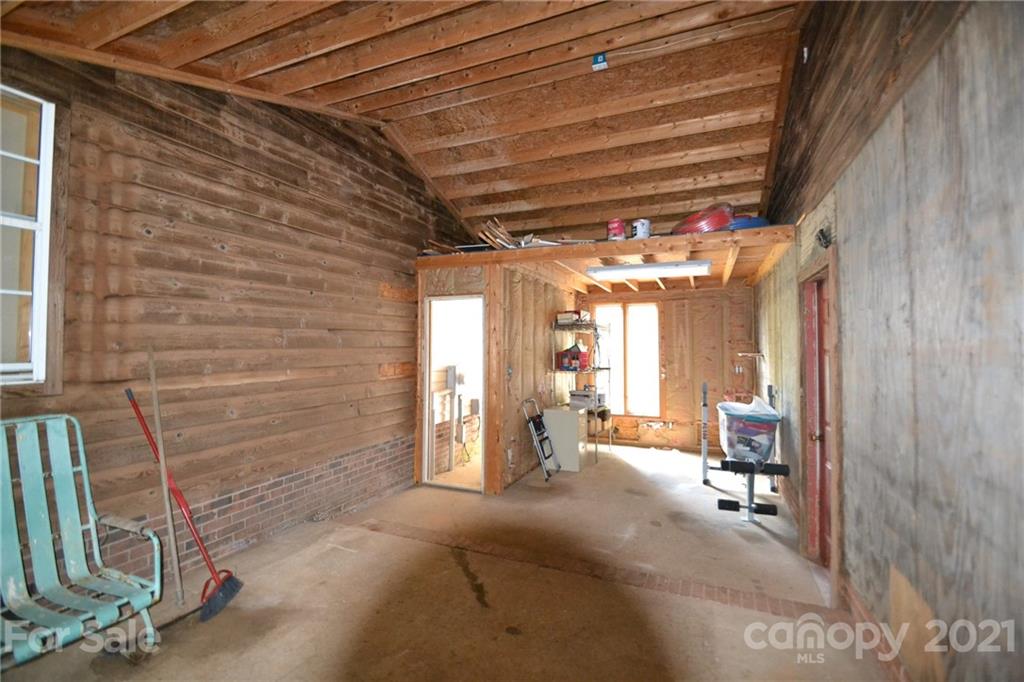 3511 Thunder Road Maiden, NC 28650 - Photo 28 of 44 a view of a room with gym equipment