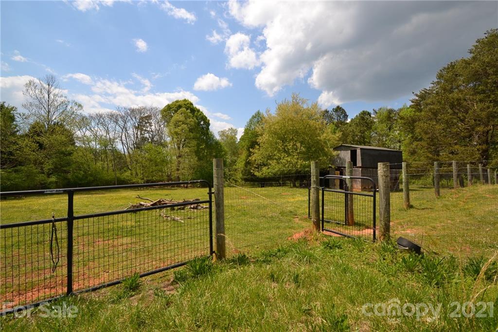 3511 Thunder Road Maiden, NC 28650 - Photo 42 of 44 a view of a garden