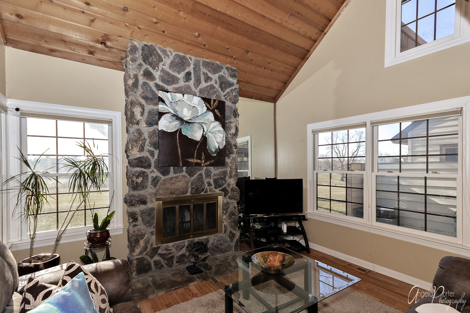 704 Chandler Road Gurnee, IL 60031 - Photo 3 of 23