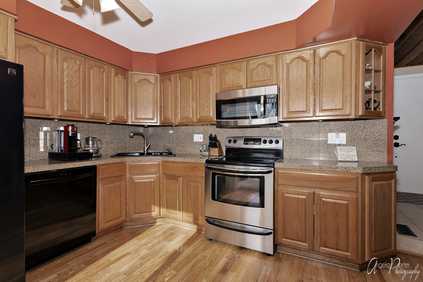 704 Chandler Road Gurnee, IL 60031 - Photo 8 of 23