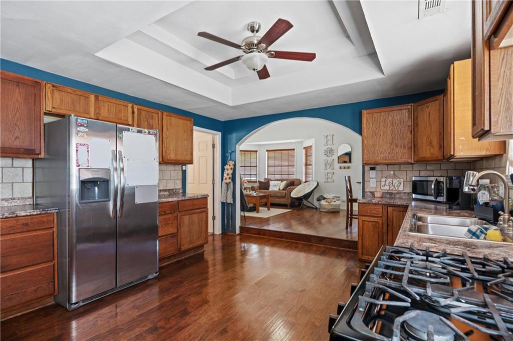 407 North Foreman Street Caney, KS 67333 - Photo 16 of 47
