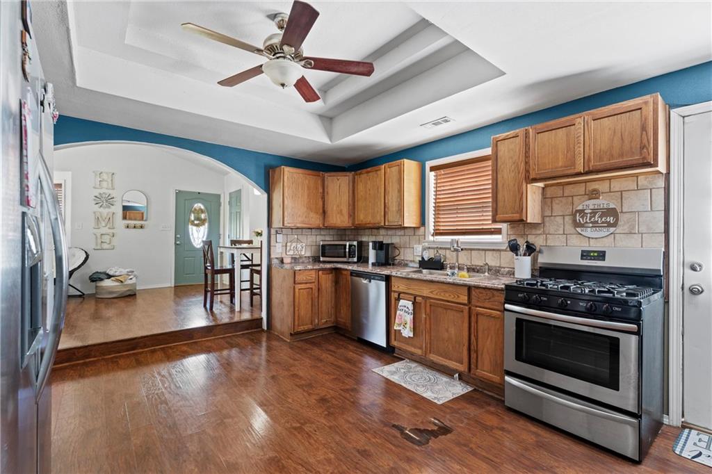 407 North Foreman Street Caney, KS 67333 - Photo 18 of 47